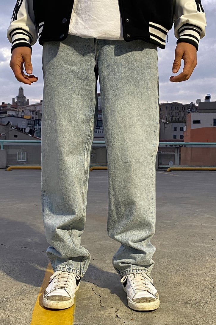 LOSSE FIT JEAN