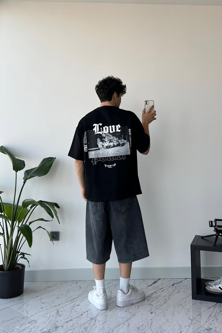 Love Baskılı Siyah Oversize Tişört