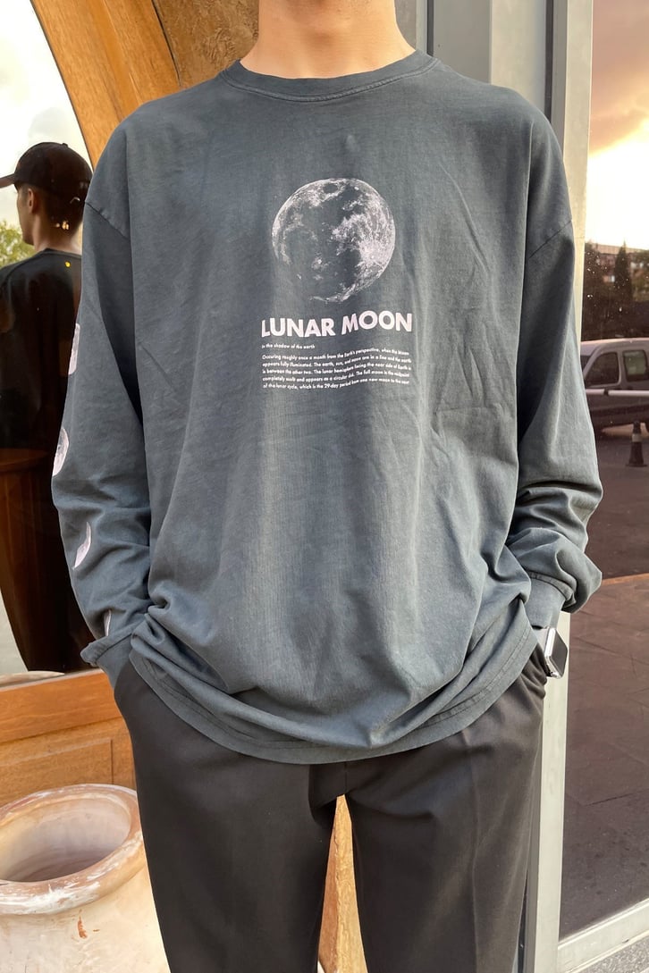 LUNAR MOON BASKILI OVERSIZE LONG SLEEVE TSHIRT