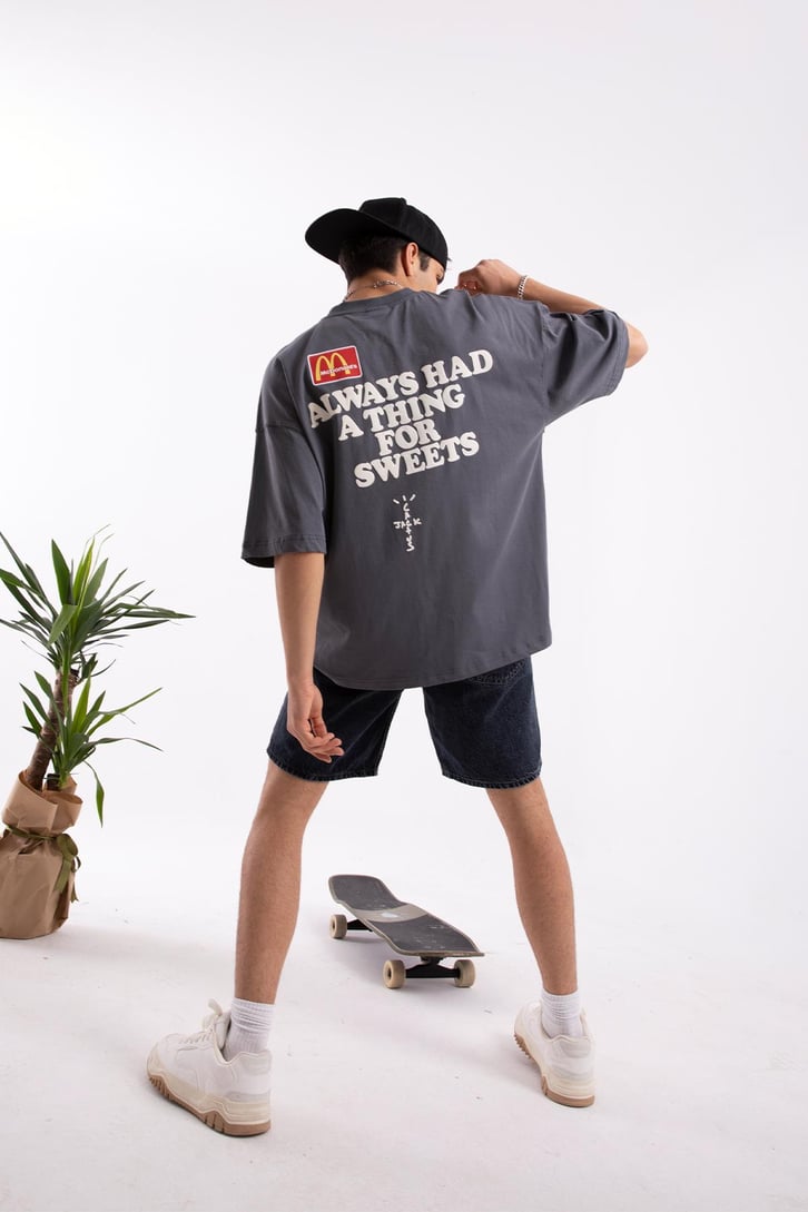 M Apple Baskılı Oversize Tshirt
