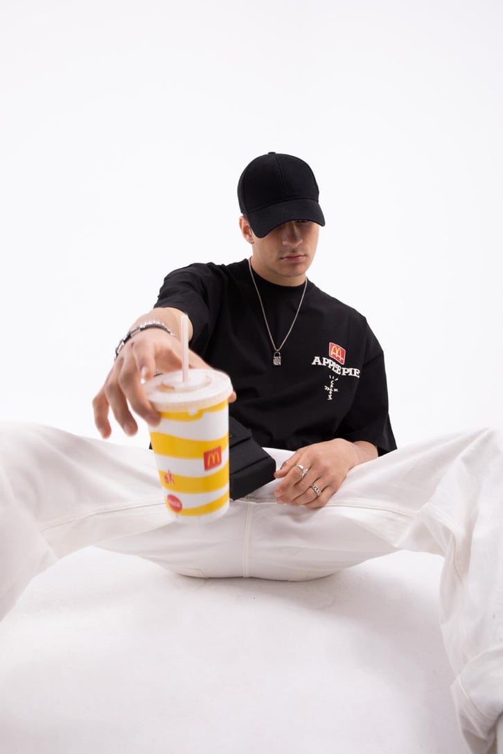 M Apple Baskılı Oversize Tshirt