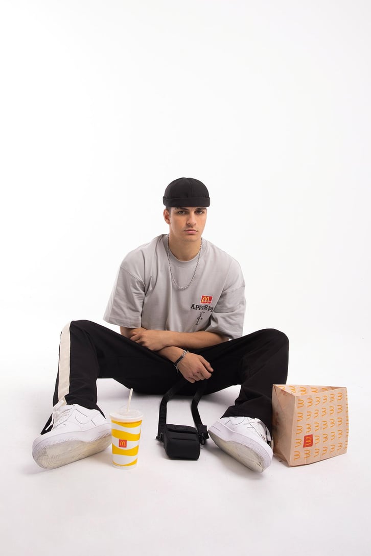 M Apple Baskılı Oversize Tshirt