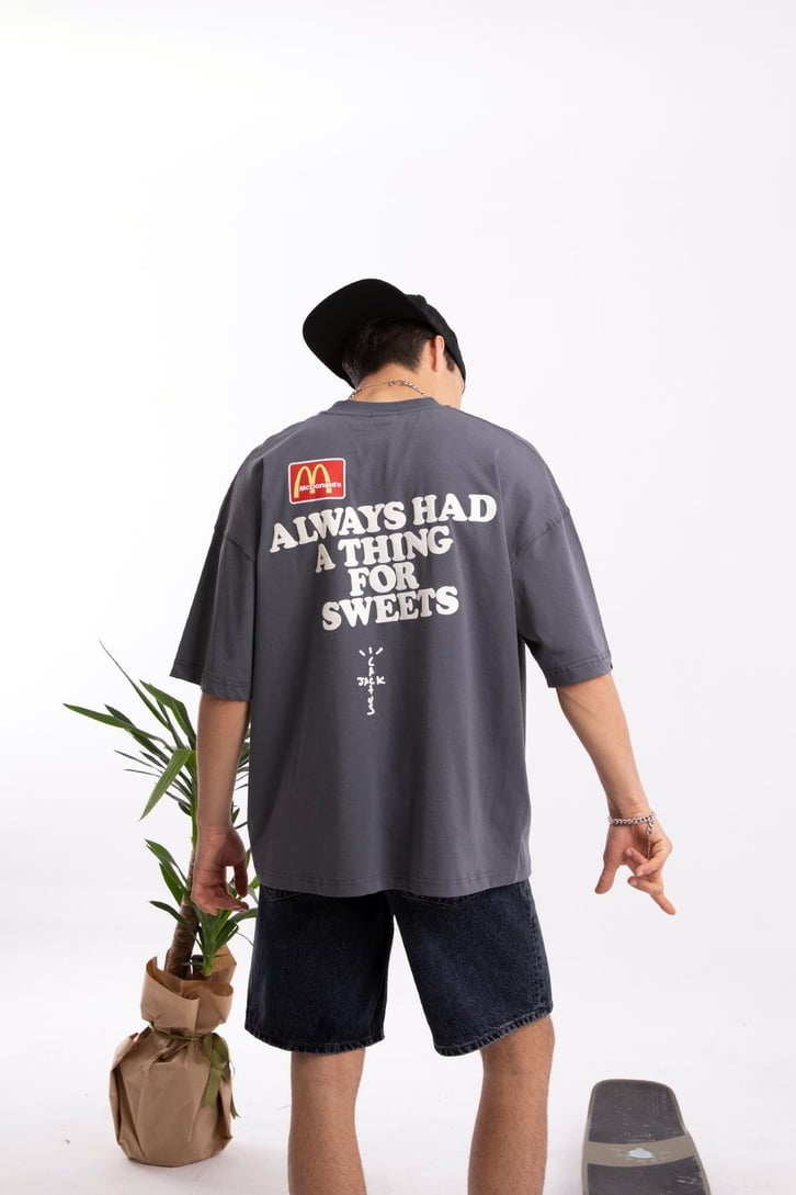 M Apple Baskılı Oversize Tshirt