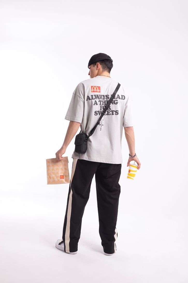 M Apple Baskılı Oversize Tshirt