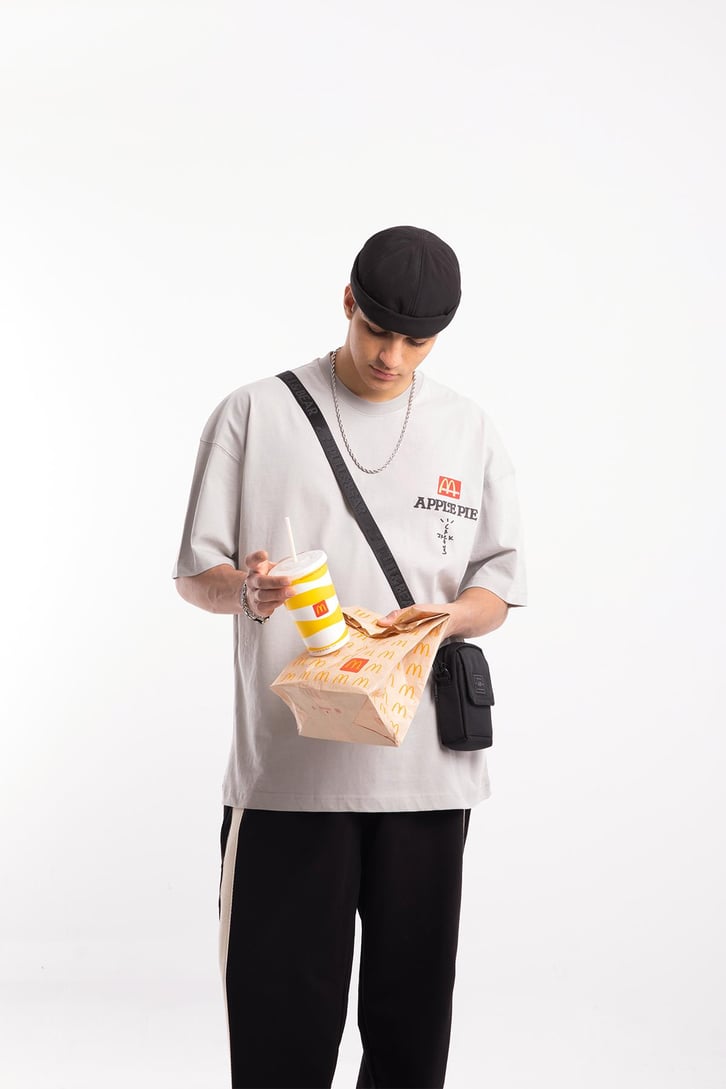 M Apple Baskılı Oversize Tshirt