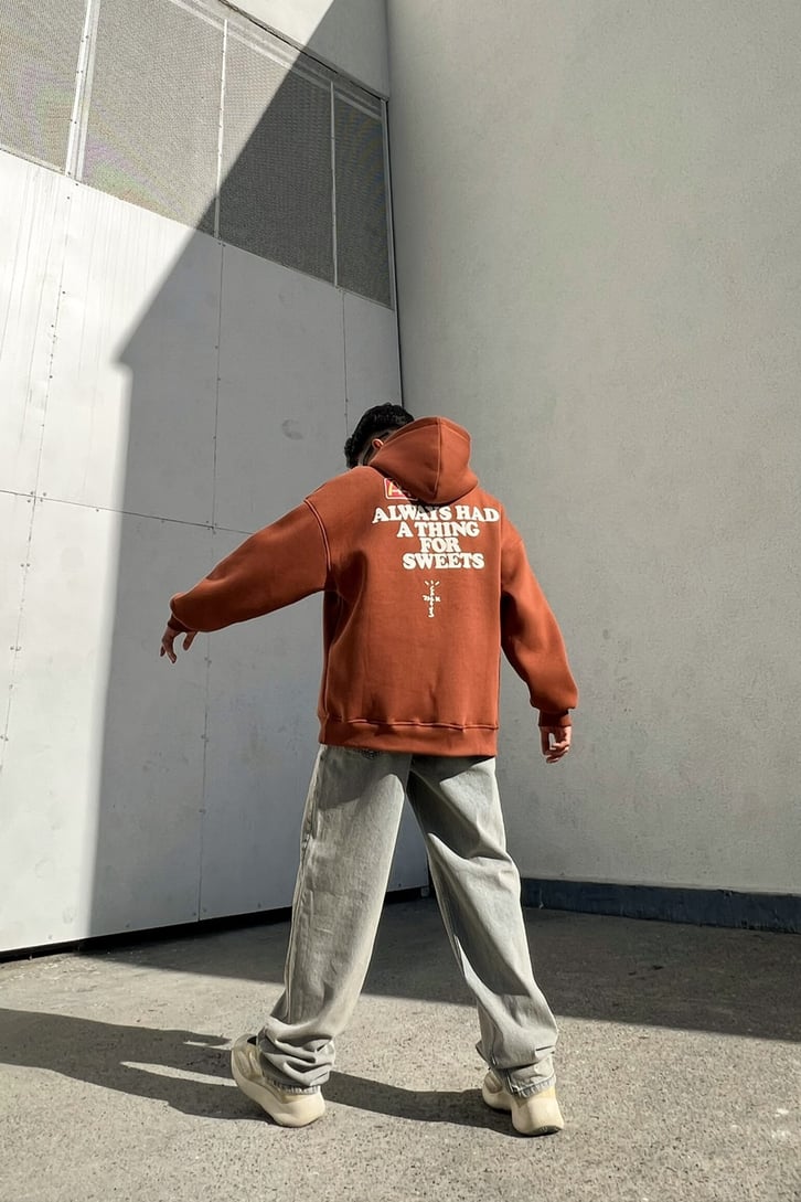 M Apple Pie Baskılı Kiremit Oversize Sweatshirt