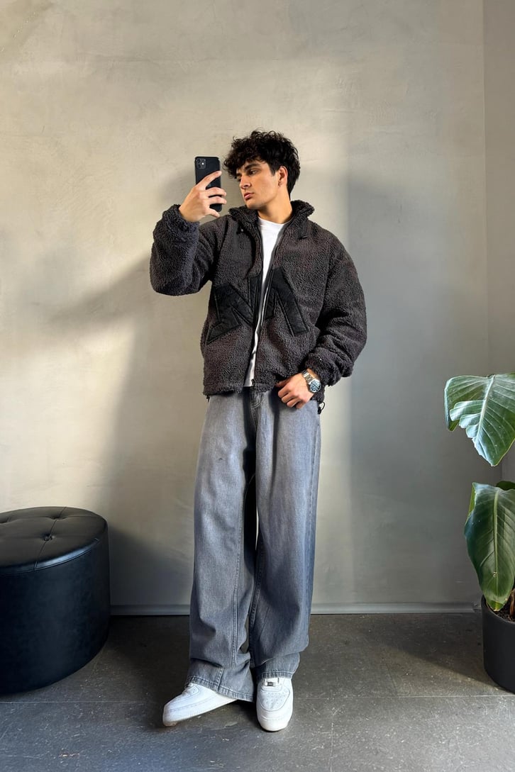 M Nakışlı Antrasit Oversize Peluş Ceket