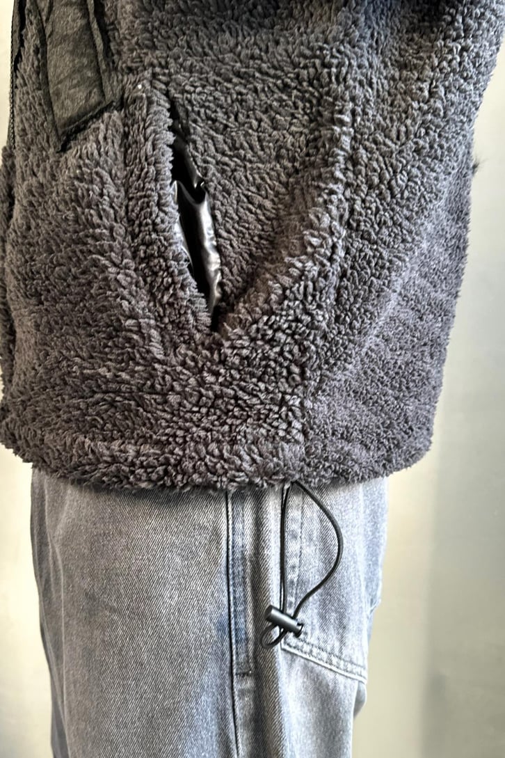 M Nakışlı Antrasit Oversize Peluş Ceket