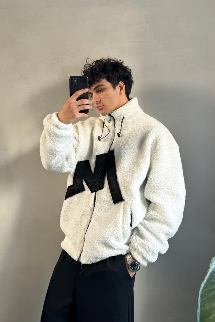 M Nakışlı Ekru Oversize Peluş Ceket