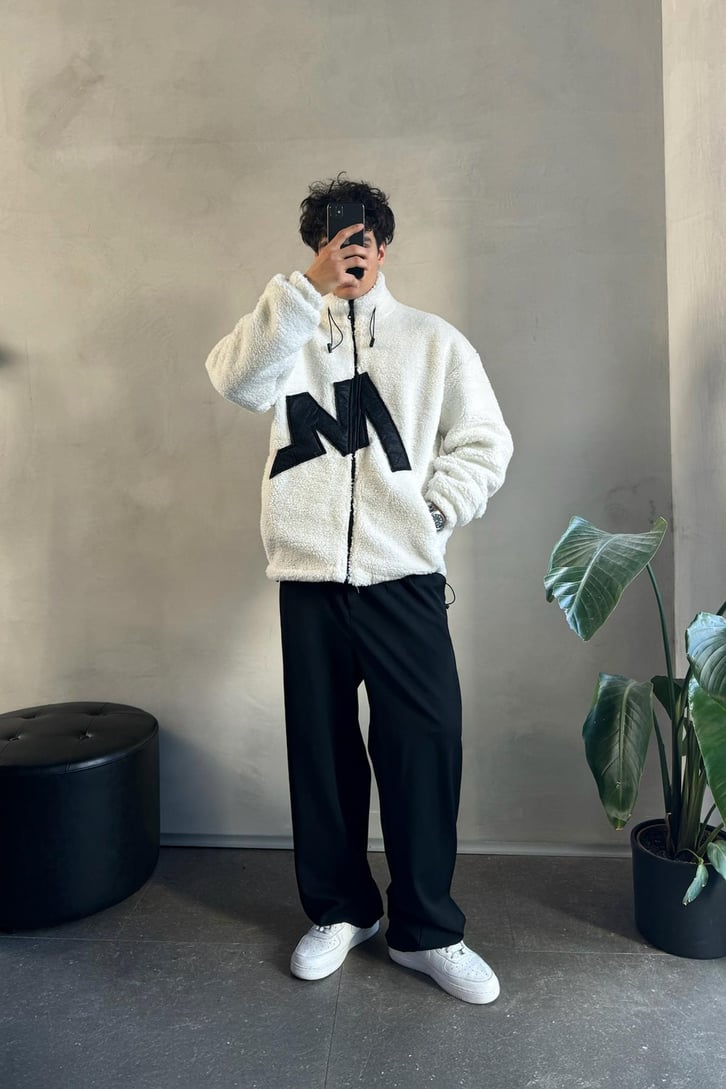 M Nakışlı Ekru Oversize Peluş Ceket