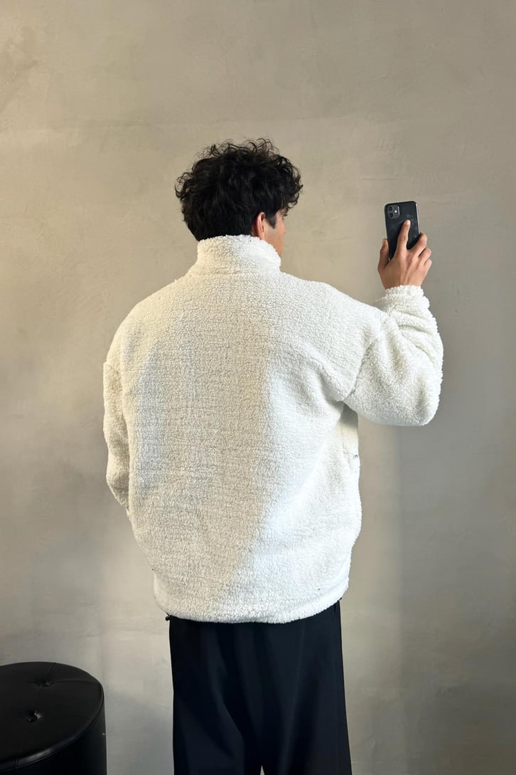 M Nakışlı Ekru Oversize Peluş Ceket