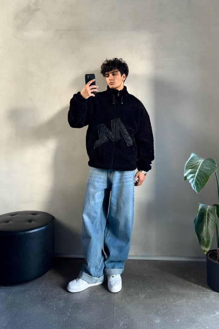 M Nakışlı Siyah Oversize Peluş Ceket