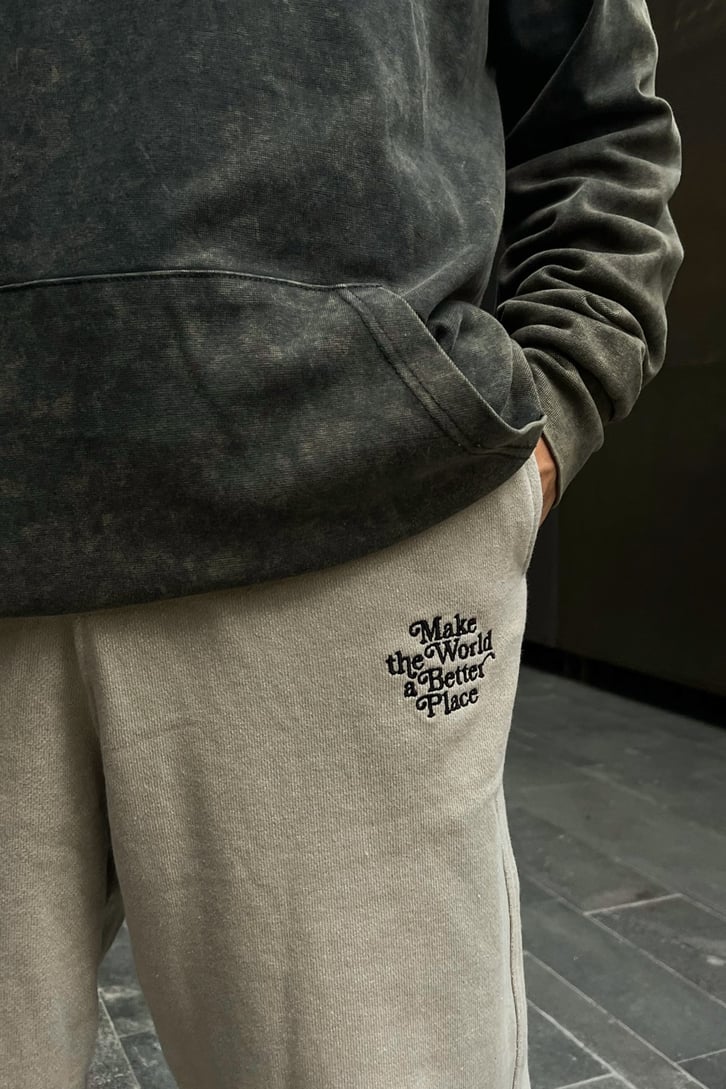 Make The World Nakışlı Bej Jogger Eşofman Altı