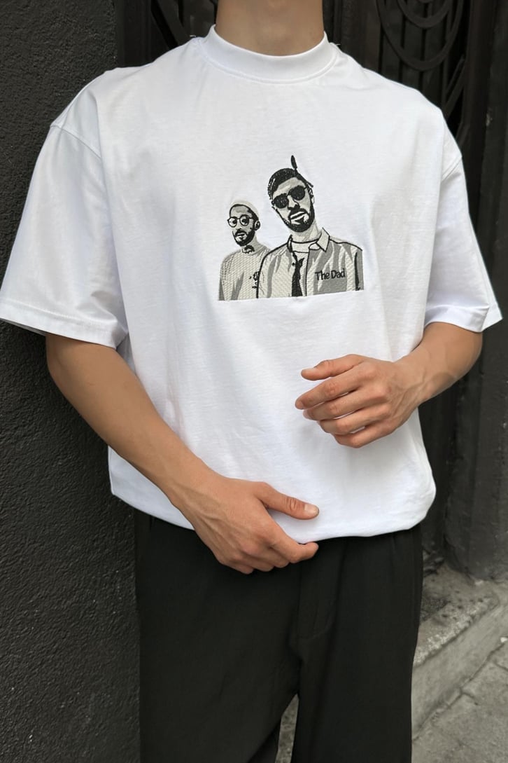 Man Nakışlı Dik Yaka Oversize Tişört