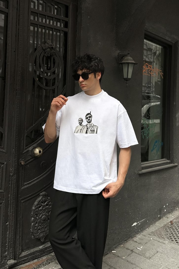 Man Nakışlı Dik Yaka Oversize Tişört