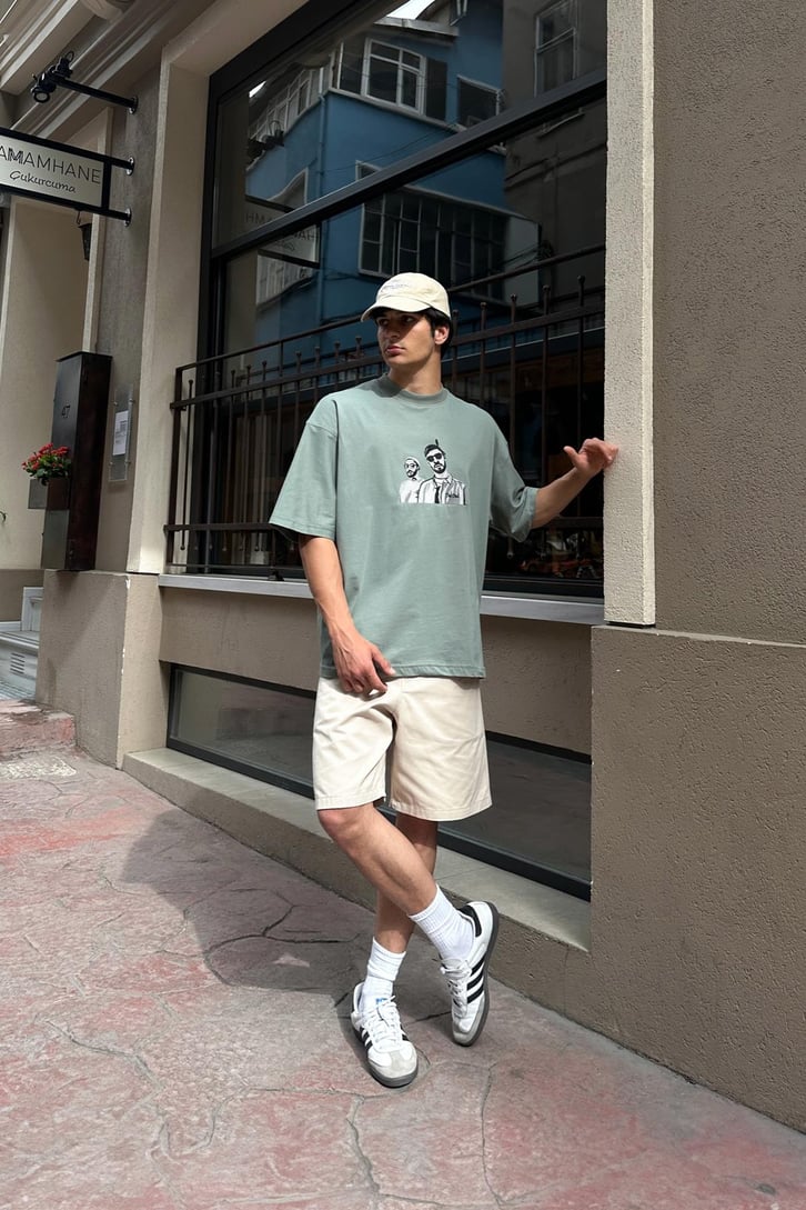 Man Nakışlı Dik Yaka Oversize Tişört