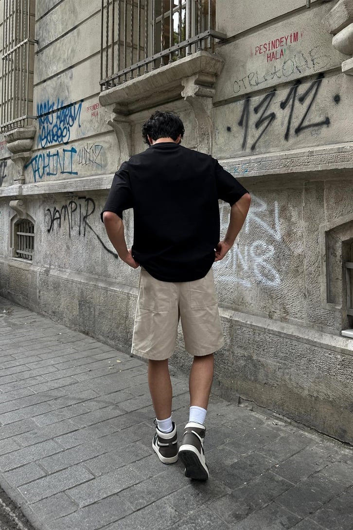Man Nakışlı Dik Yaka Oversize Tişört