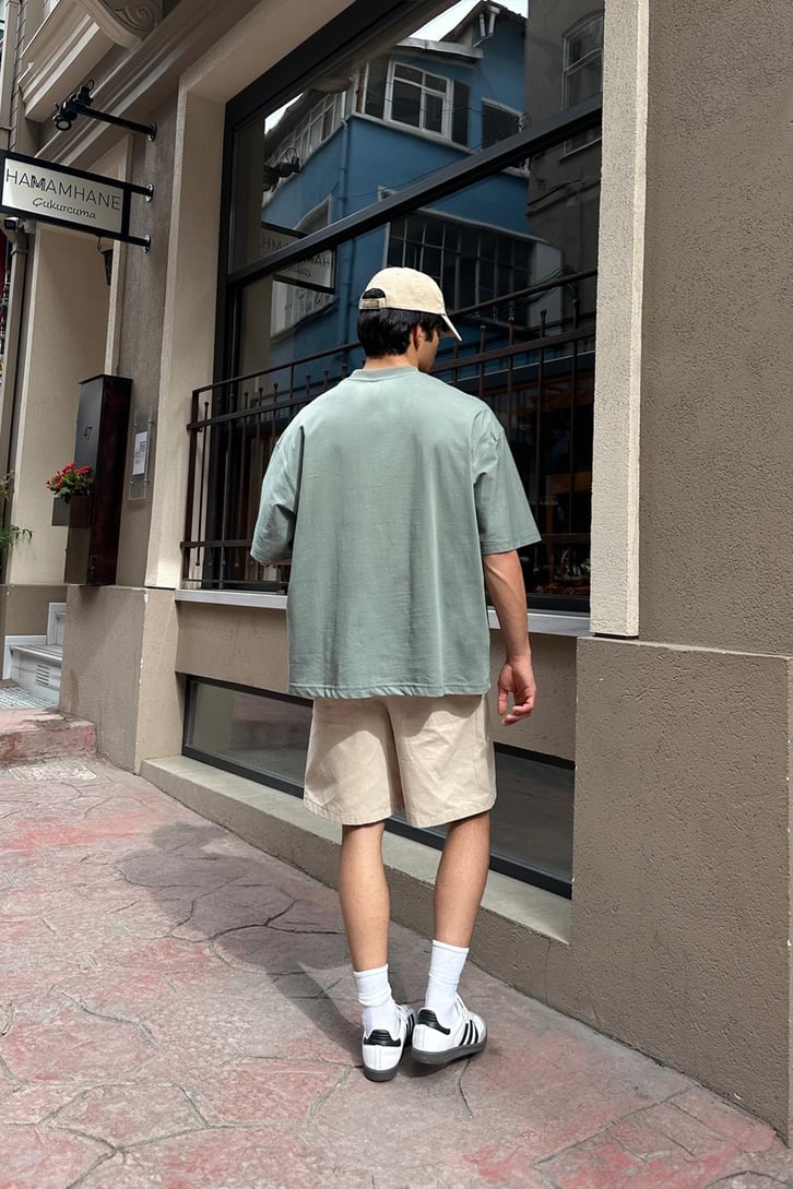 Man Nakışlı Dik Yaka Oversize Tişört