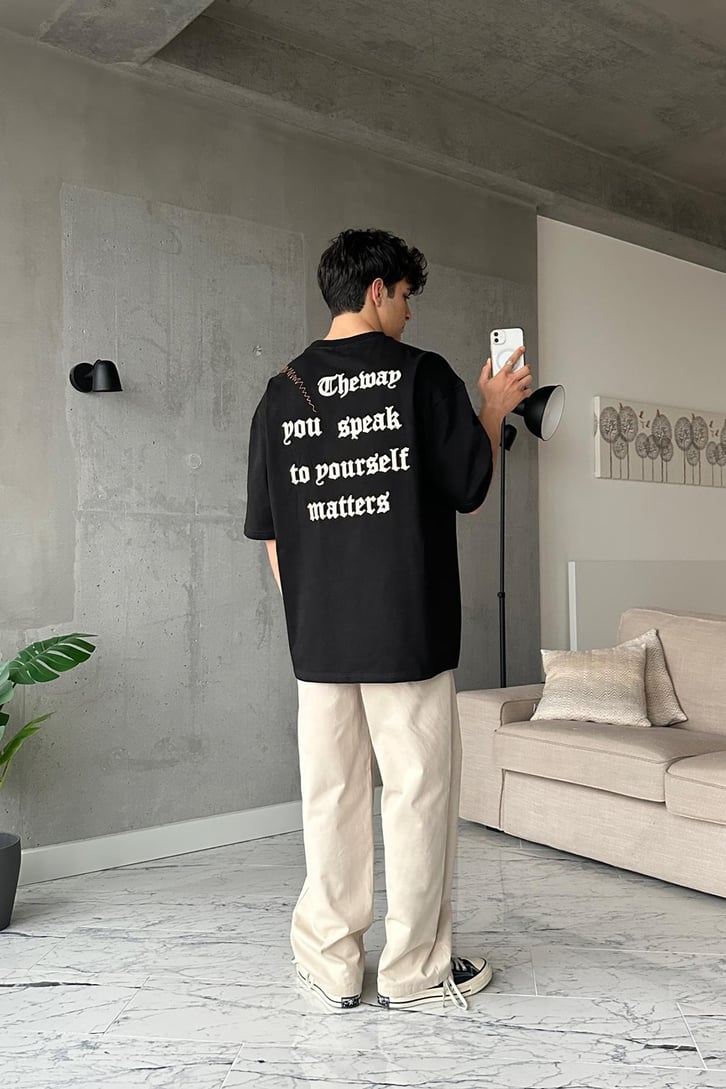 Matter Nakışlı Beyaz Oversize Tişört