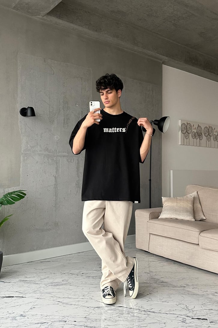 Matter Nakışlı Siyah Oversize Tişört