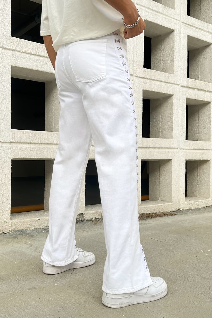 Metal Detaylı Ekru Regular Fit Jean