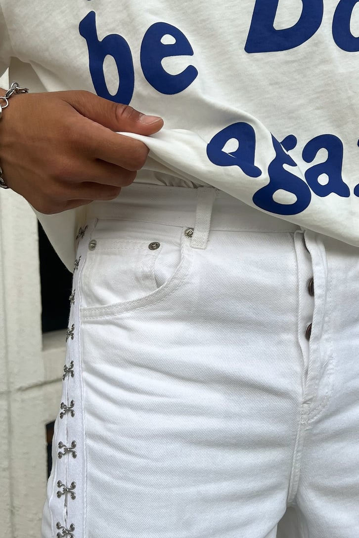 Metal Detaylı Ekru Regular Fit Jean