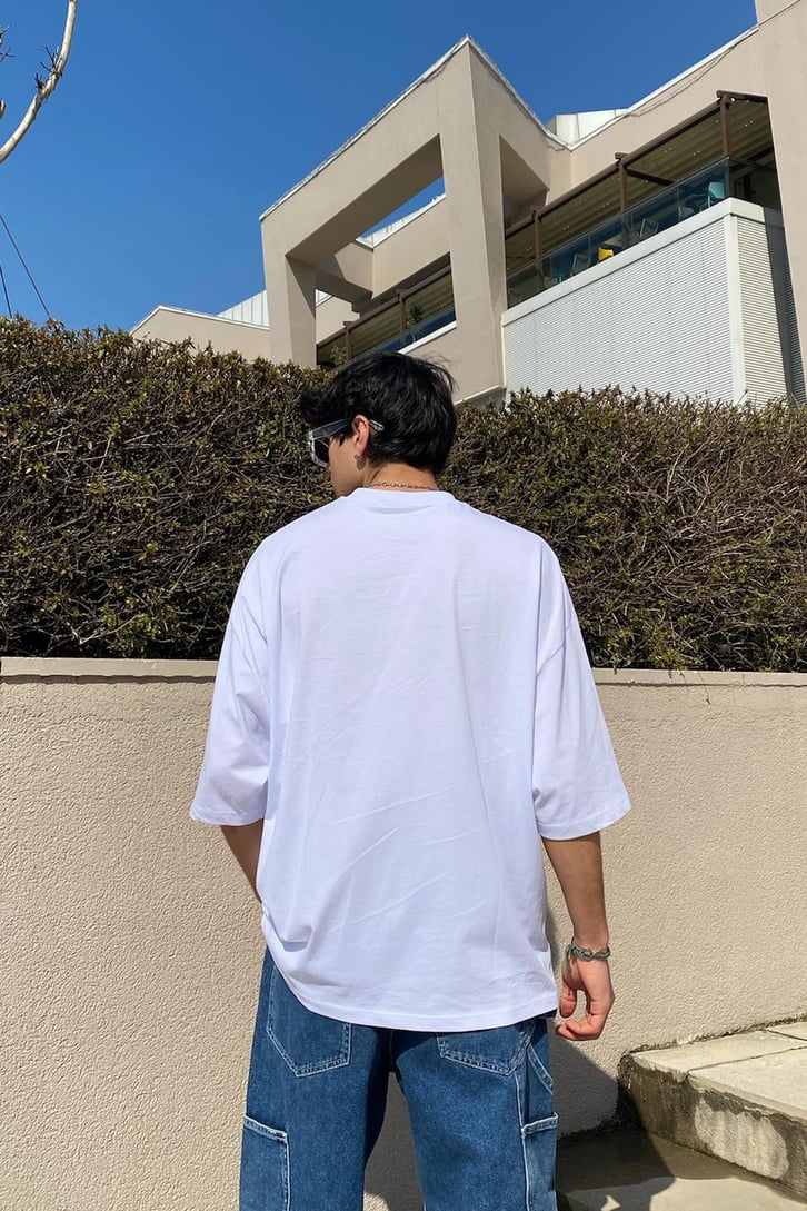 Michigan Taş Detaylı Oversize Beyaz Tshirt