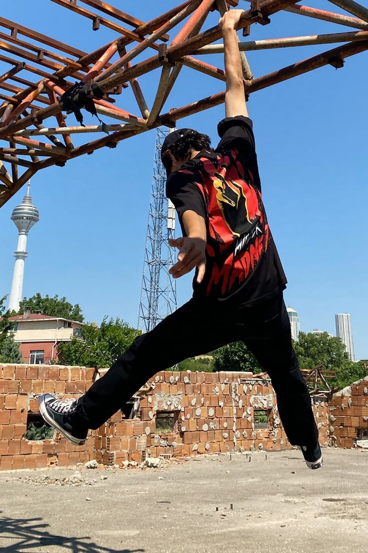 Midweek Madness Baskılı Siyah Oversize Tshirt