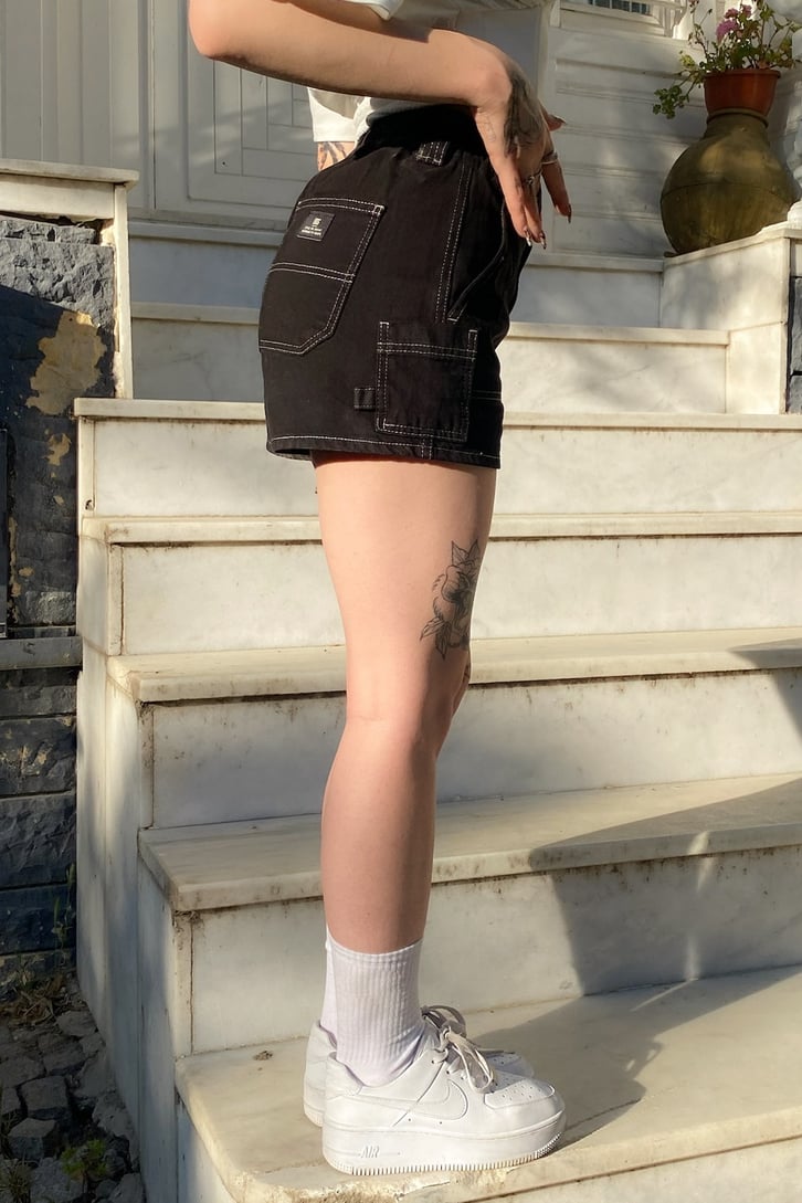 Mini Cep Detay Siyah Kot Şort