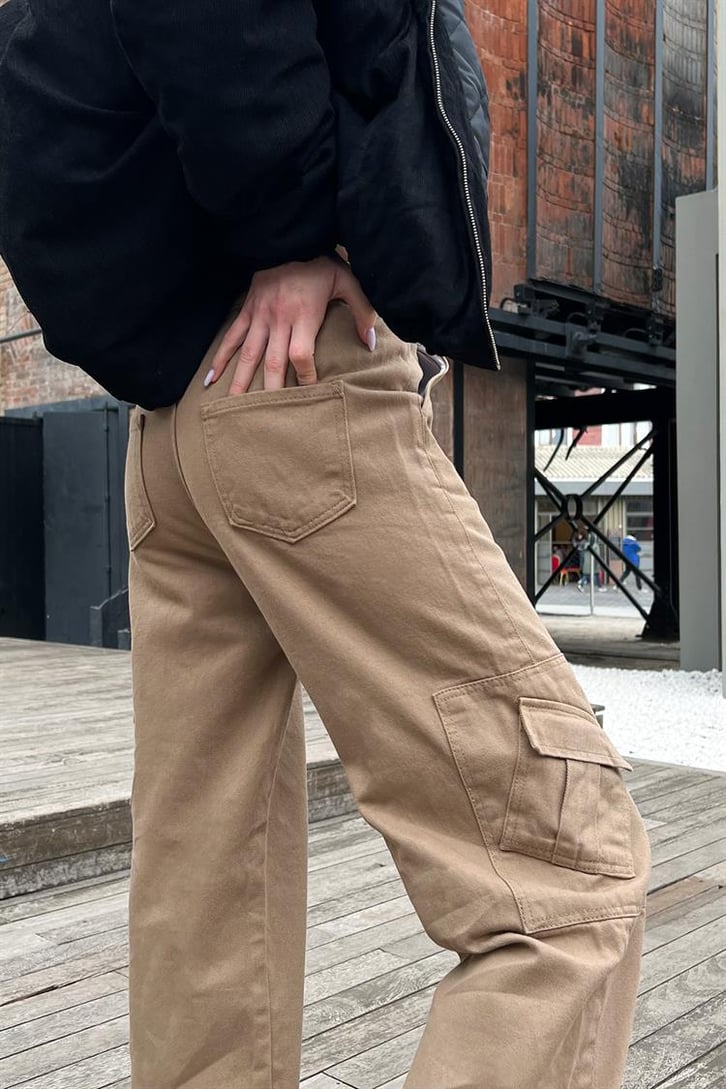 Mini Cep Detay Sütlü Kahve Baggy Pantolon