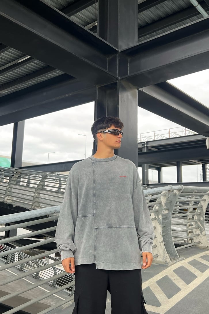 Mini Text Baskılı Gri Acid Wash Oversize Sweatshirt
