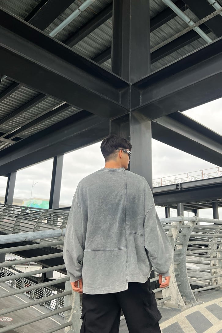 Mini Text Baskılı Gri Acid Wash Oversize Sweatshirt