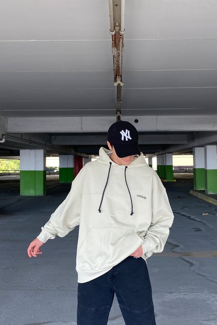 MİNİMAL BASKILI OVERSIZE HOODIE