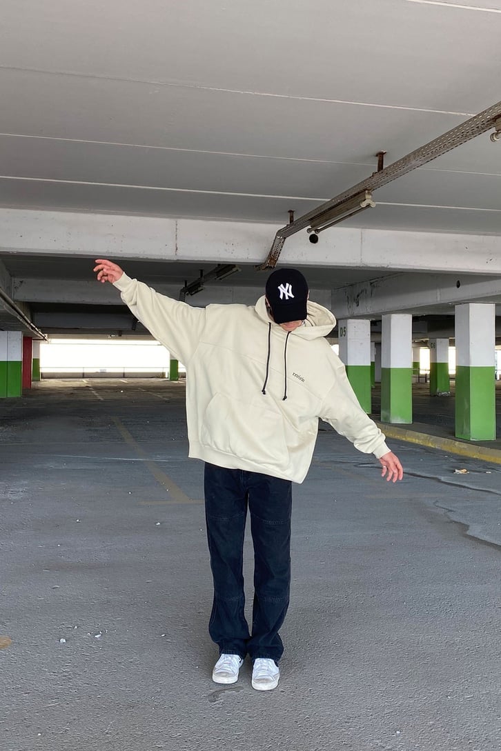 MİNİMAL BASKILI OVERSIZE HOODIE