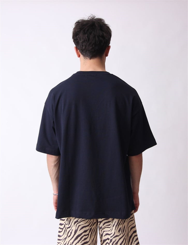 MINIMAL BASKILI OVERSIZE TSHIRT
