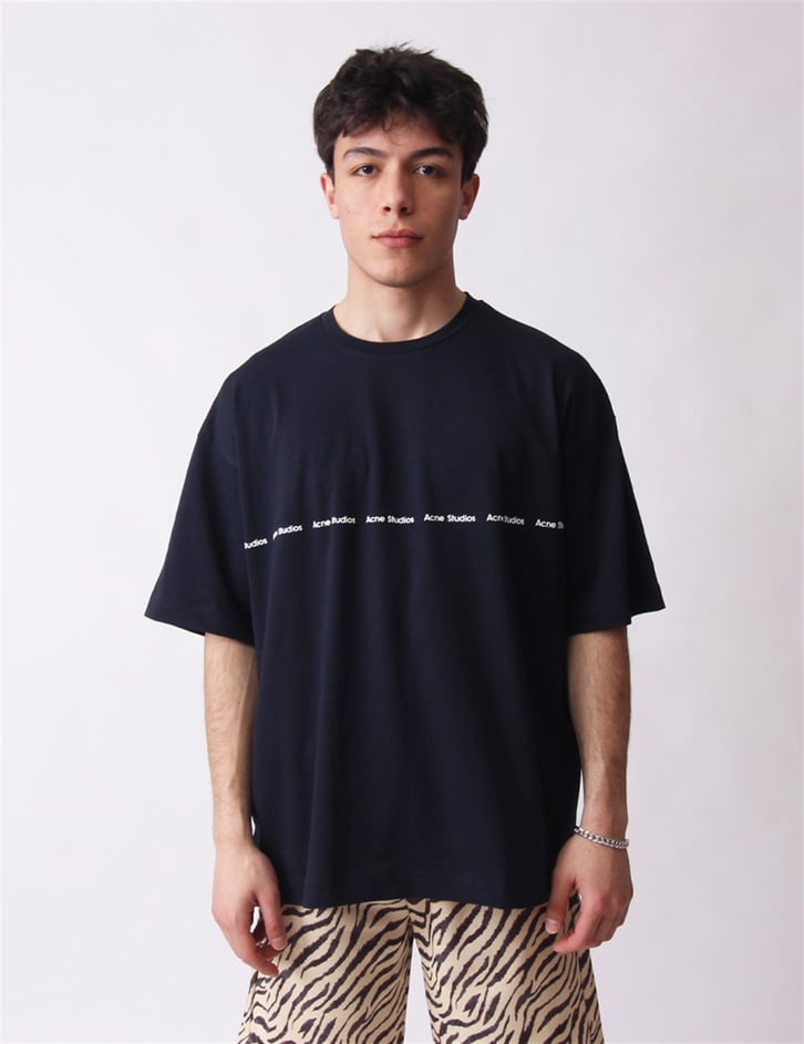 MINIMAL BASKILI OVERSIZE TSHIRT