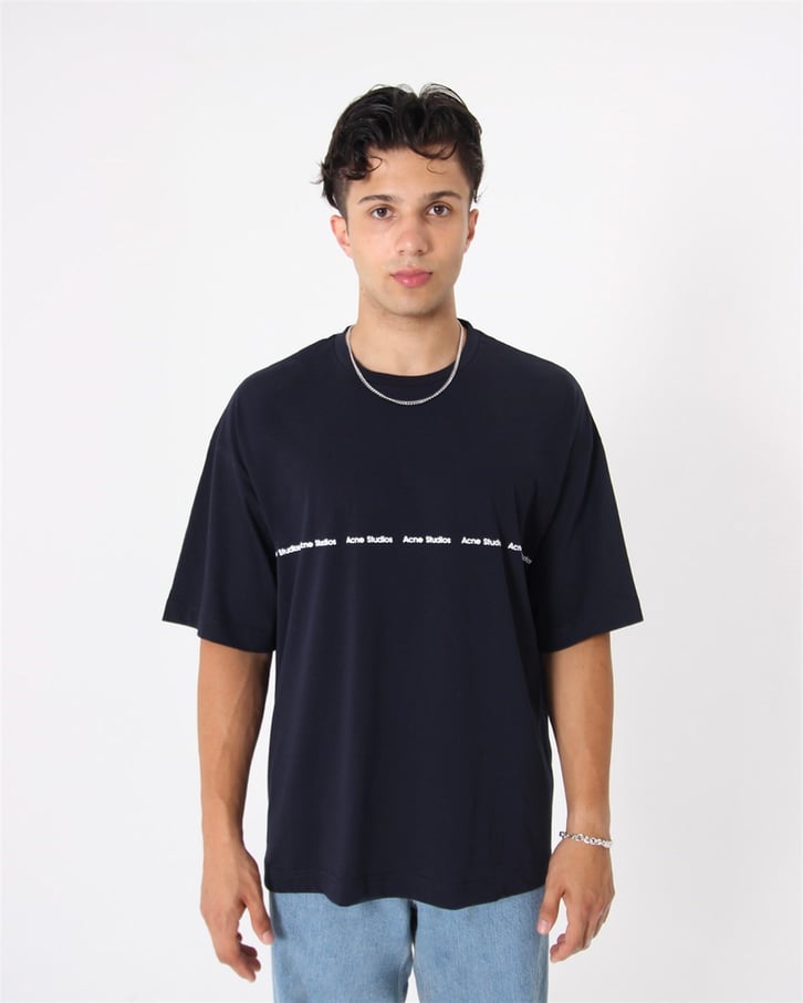 MINIMAL BASKILI PREMIUM TSHIRT