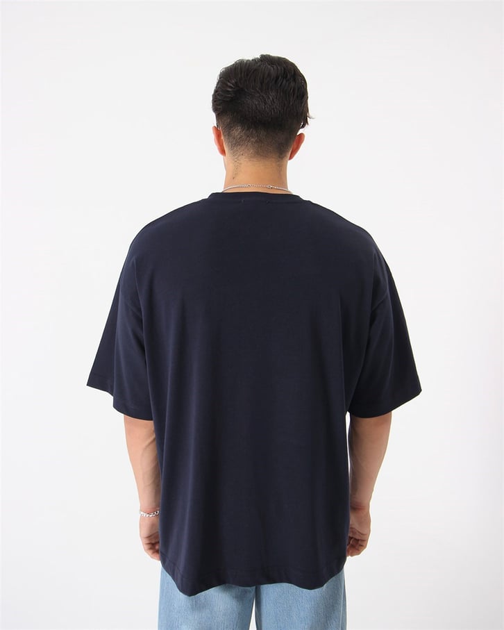 MINIMAL BASKILI PREMIUM TSHIRT