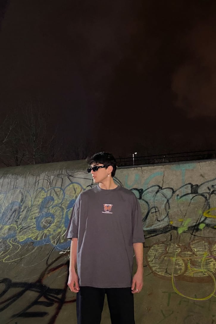 Minimal Butterfly Printed Oversized Füme Tshirt
