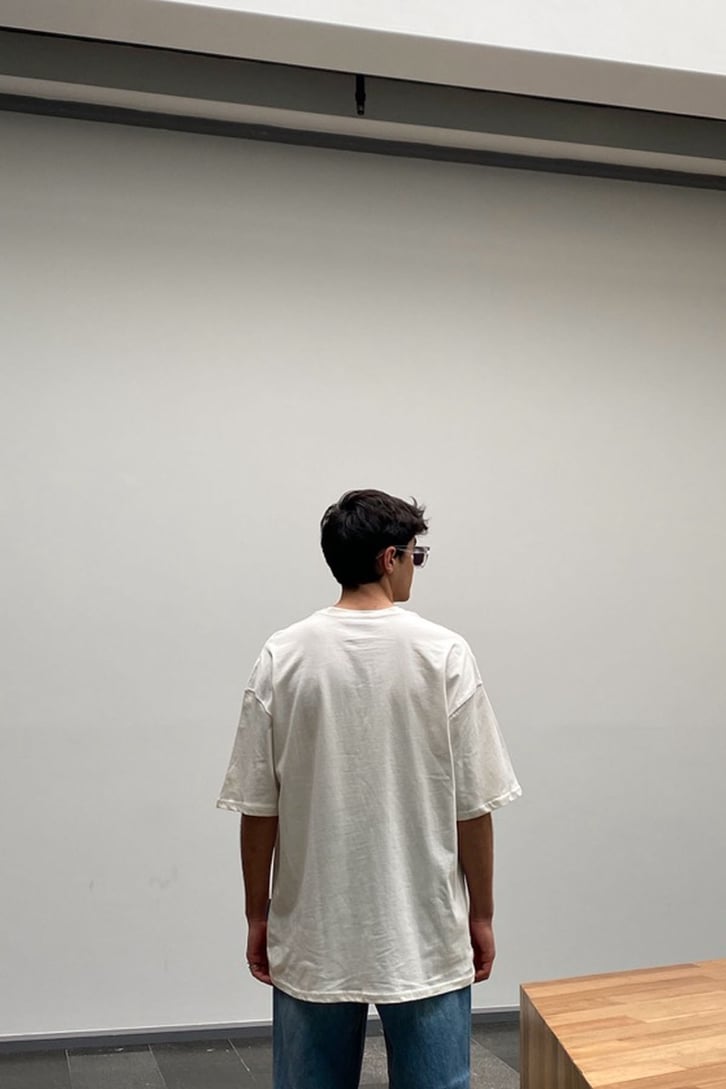 Minimal Embroidery Cream Tshirt