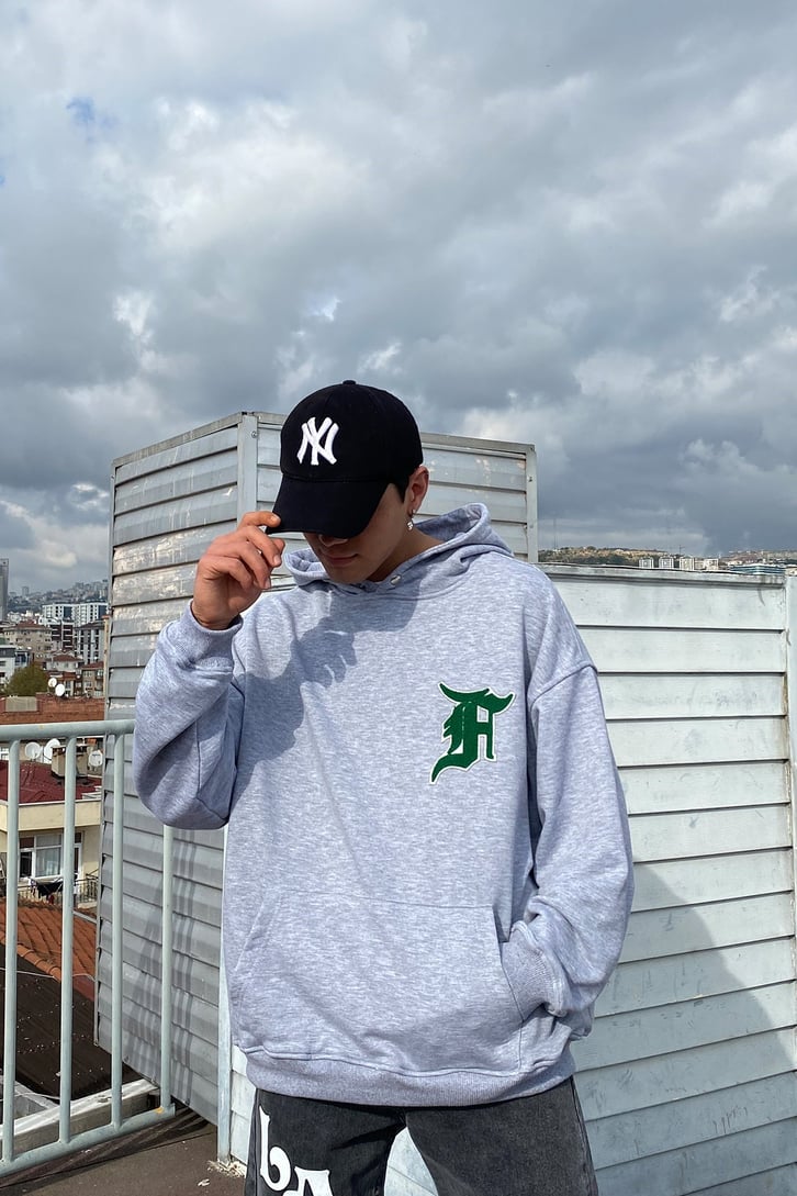 MINIMAL İŞLEMELİ OVERSIZE HOODIE