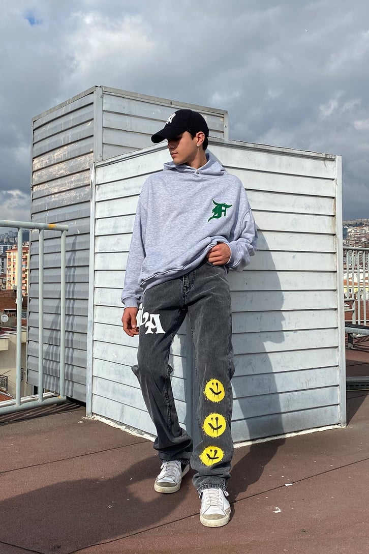 MINIMAL İŞLEMELİ OVERSIZE HOODIE