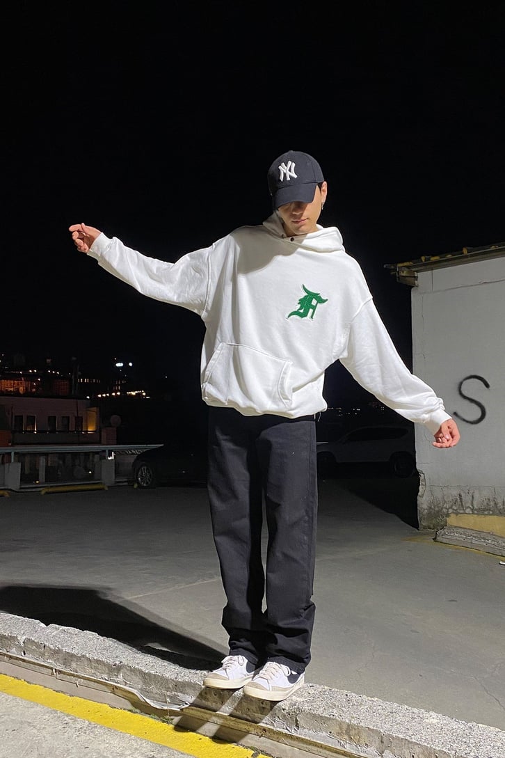 MINIMAL İŞLEMELİ OVERSIZE HOODIE