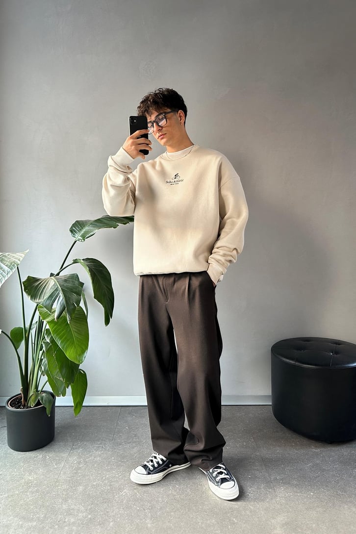 Minimal Nakışlı Bisiklet Yaka Sweatshirt