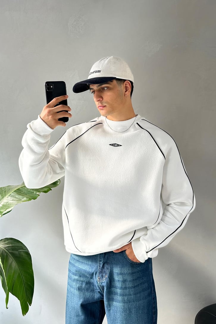 Minimal Nakışlı Bisiklet Yaka Sweatshirt
