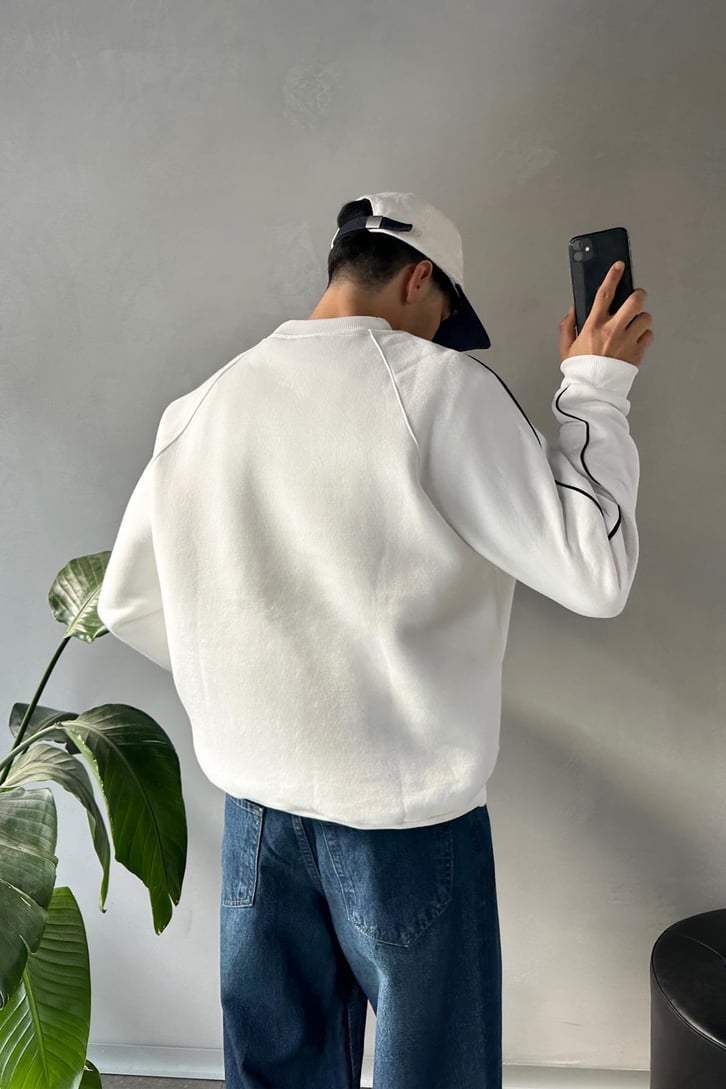 Minimal Nakışlı Bisiklet Yaka Sweatshirt