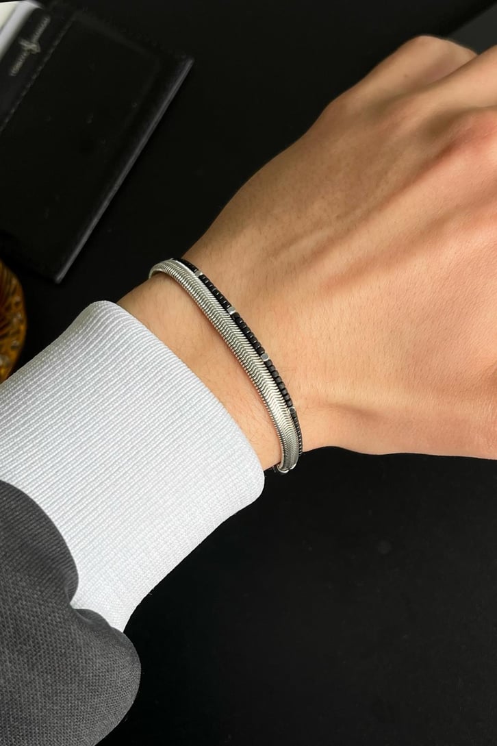 Minimal Taşlı Siyah Bileklik
