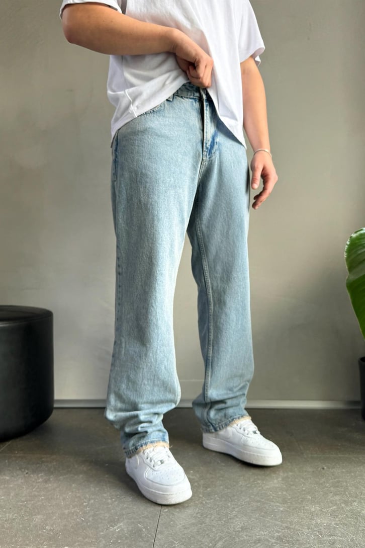 Minimal Yırtık Detay Basic Regular Jean