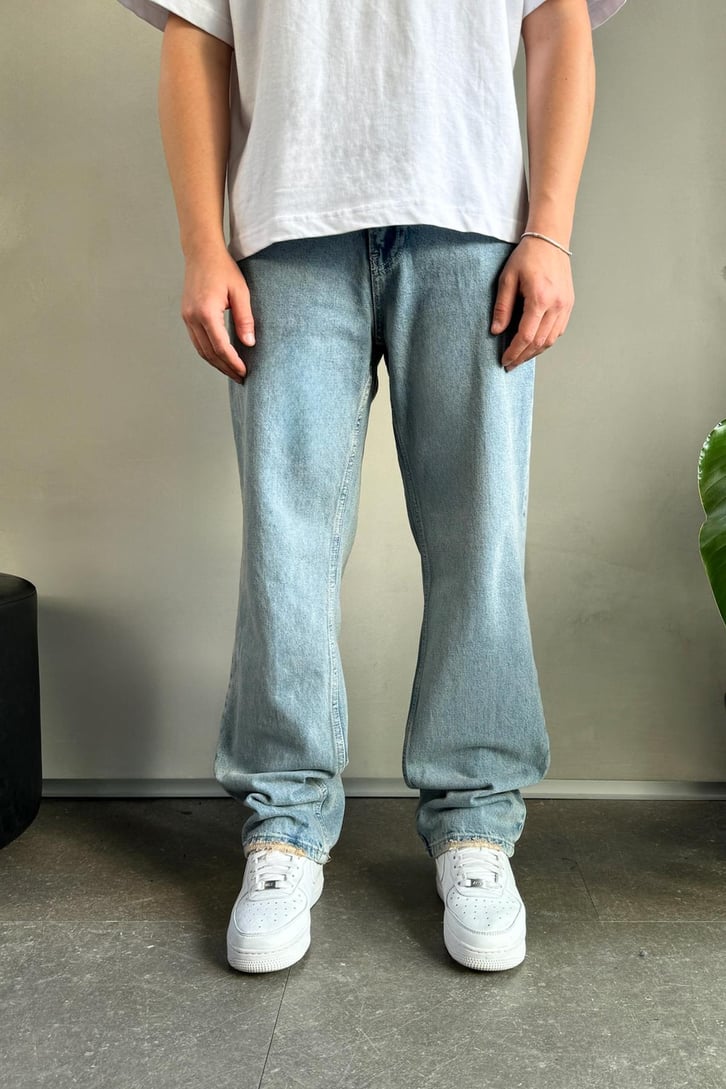 Minimal Yırtık Detay Basic Regular Jean