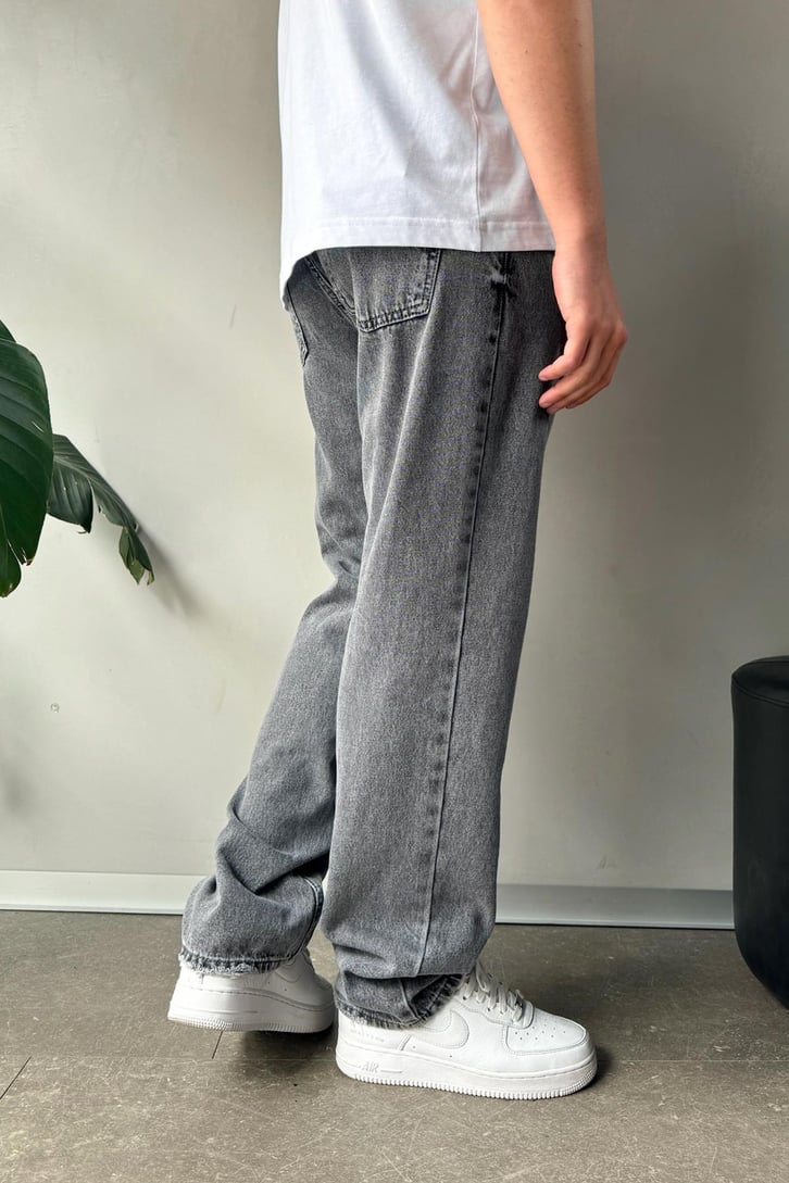 Minimal Yırtık Detay Basic Regular Jean